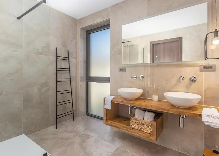 Beautiful Home In Baska With Wifi *