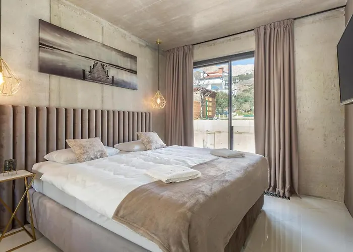 Beautiful Home In Baska With Wifi